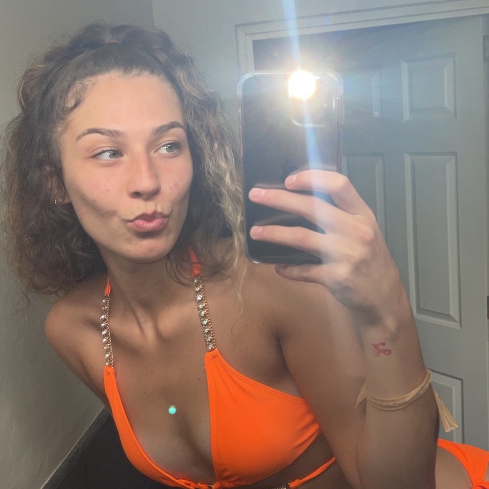 Meet your Posher, Tiffany